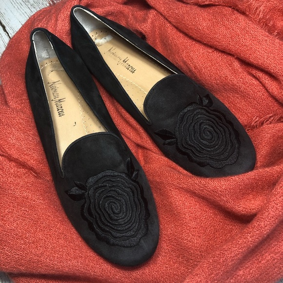 Neiman Marcus Shoes - 🌻Neiman Marcus Embroidered Rose Black Suede Flats